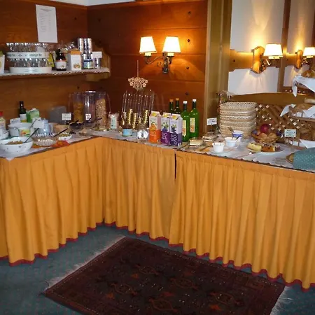 Kraftplatz Am Dachstein - Herold - Fuer Ruhesuchende Und Sportlich Aktive Couette-café 3*