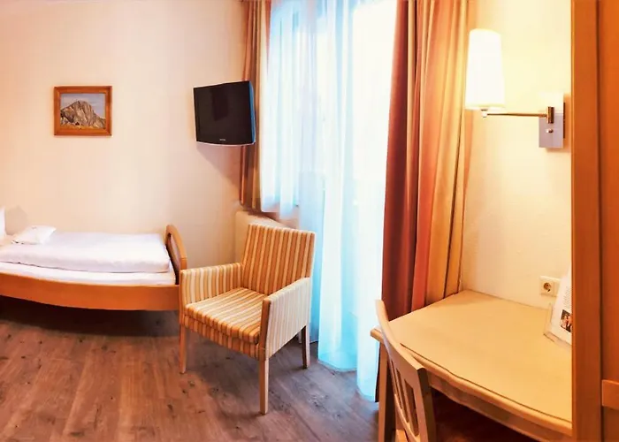 Kraftplatz Am Dachstein - Herold - Für Ruhesuchende Und Sportlich Aktive